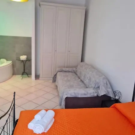 Apartament Little House *